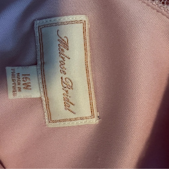 Beautiful floor length gown. - Picture 2 of 4